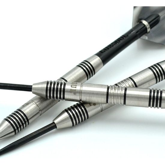 Packaging and Accessories of cuesoul 85% tungsten darts